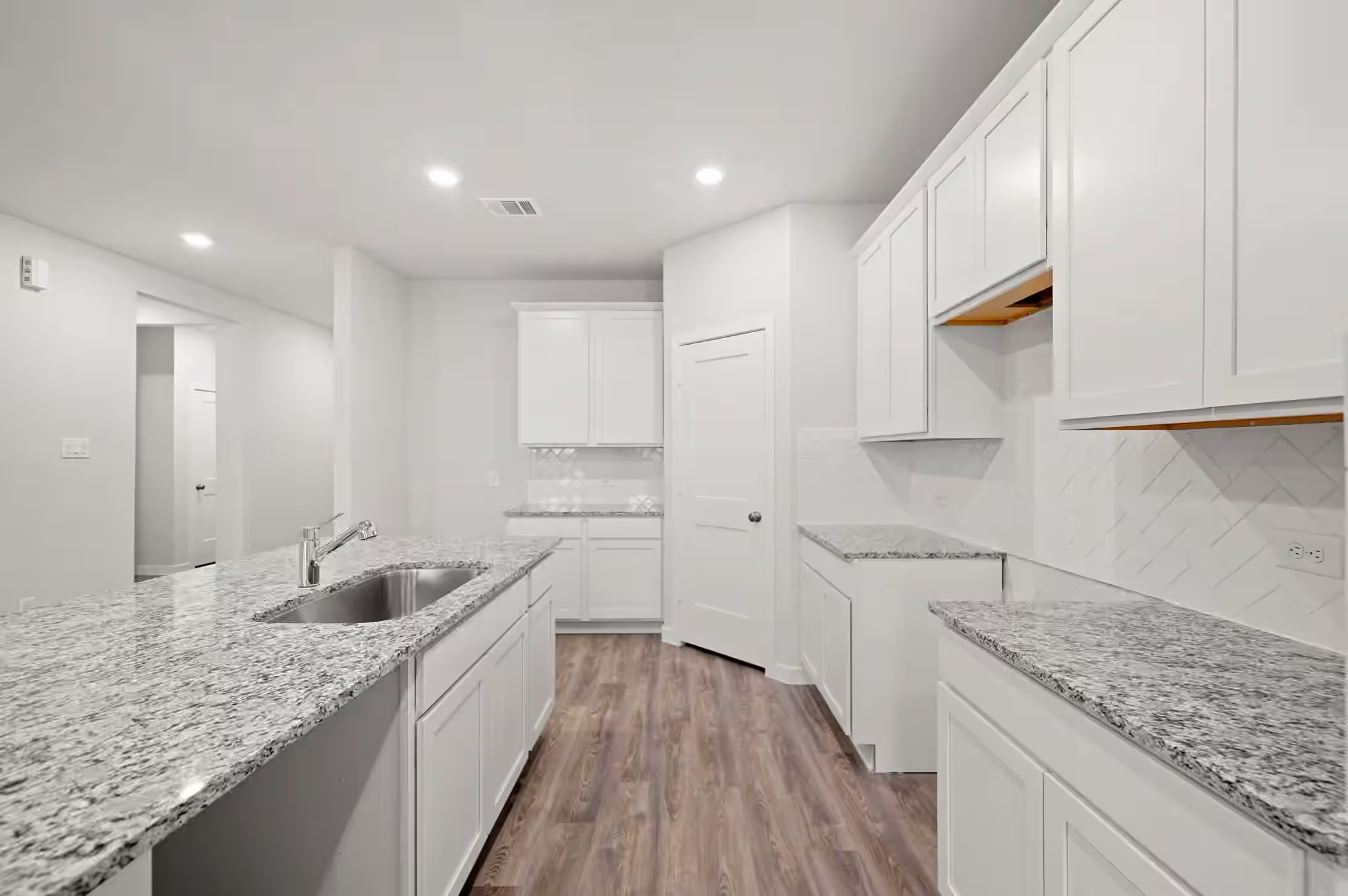 Photo 4 of 9732 Caney Bend Road, Conroe, TX