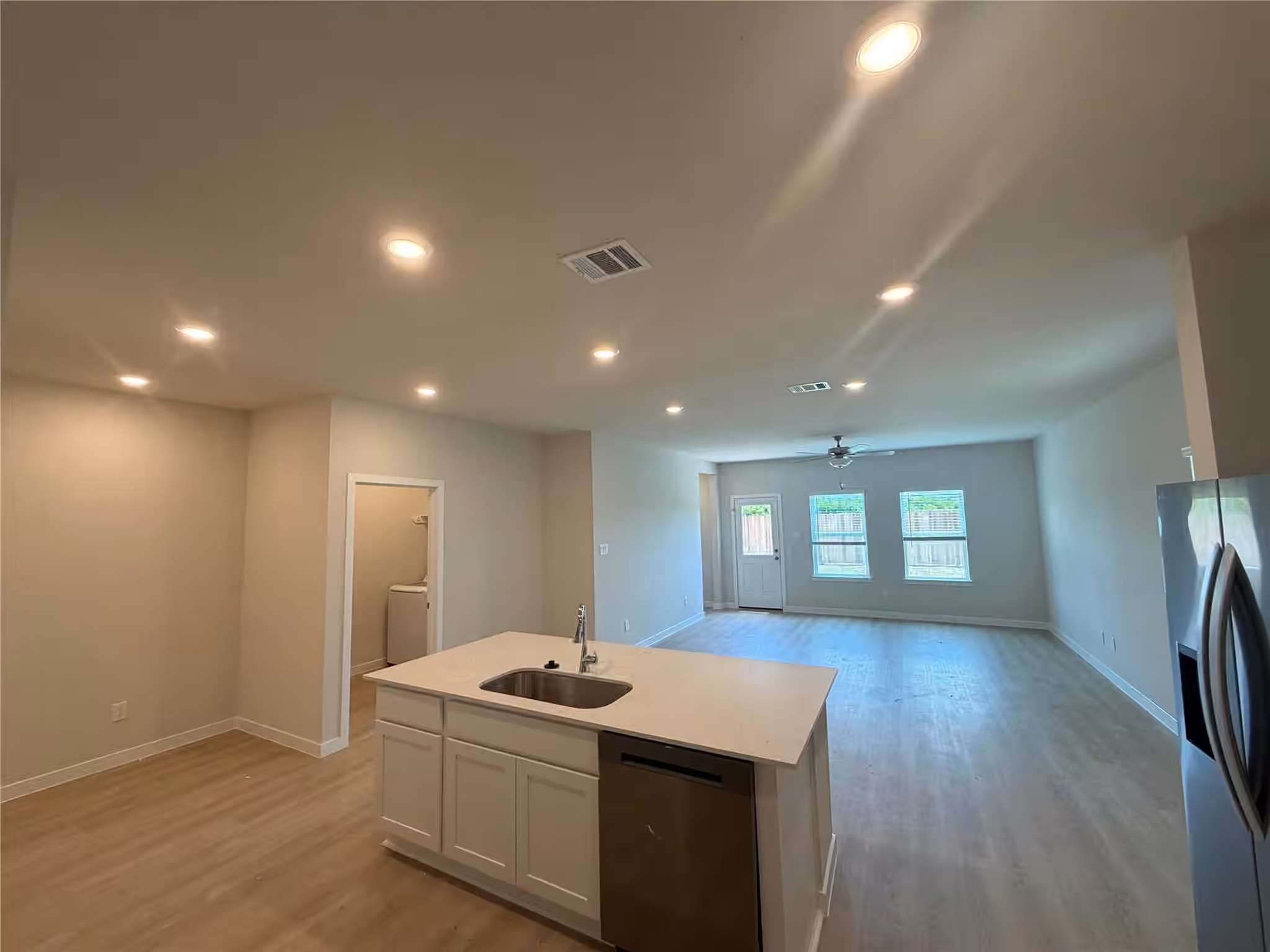 Photo 3 of 2606 Rose Quartz Drive, Texas City, TX