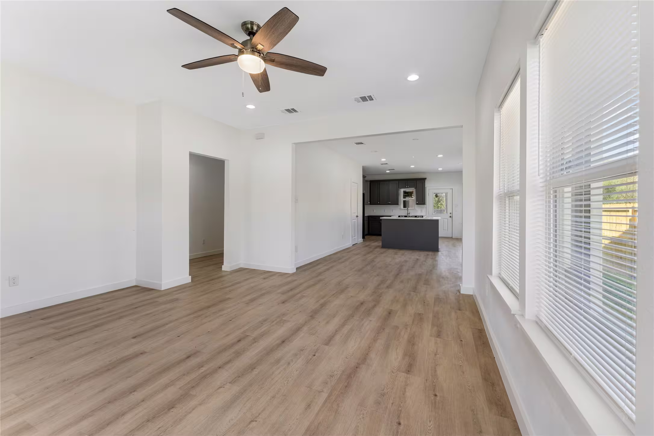 Photo 3 of 6441 De Priest Street, Houston, TX