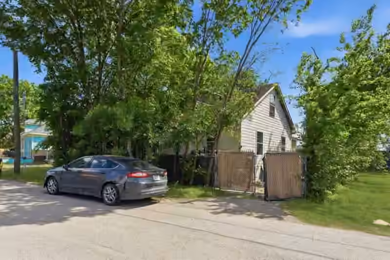 Photo 2 of 3814 Walker Street, Houston, TX