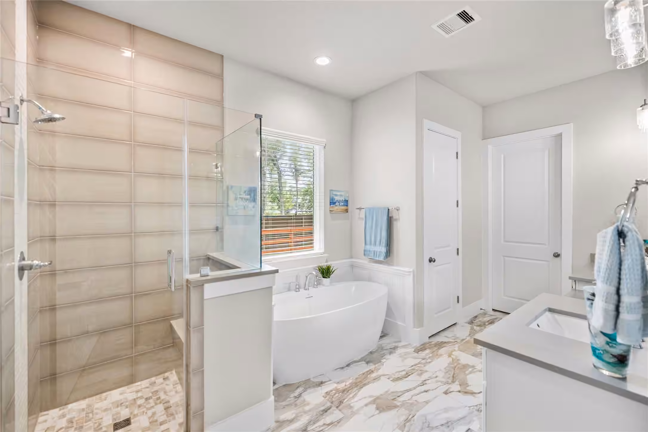 Photo 4 of 8927 Catamaran Way, Montgomery, TX