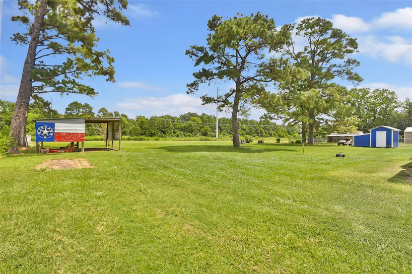 Photo 4 of 275 Commerce Lane, Highlands, TX