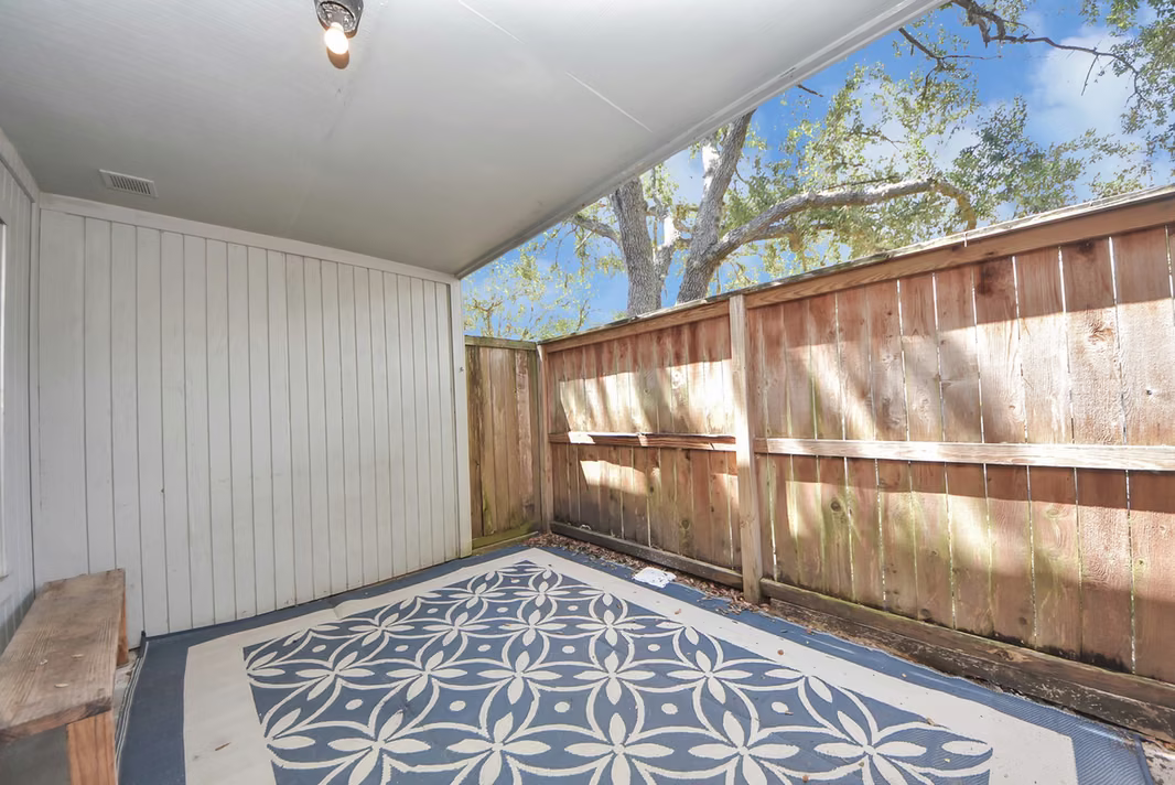 Photo 5 of 10735 Braes Bend Drive, Houston, TX