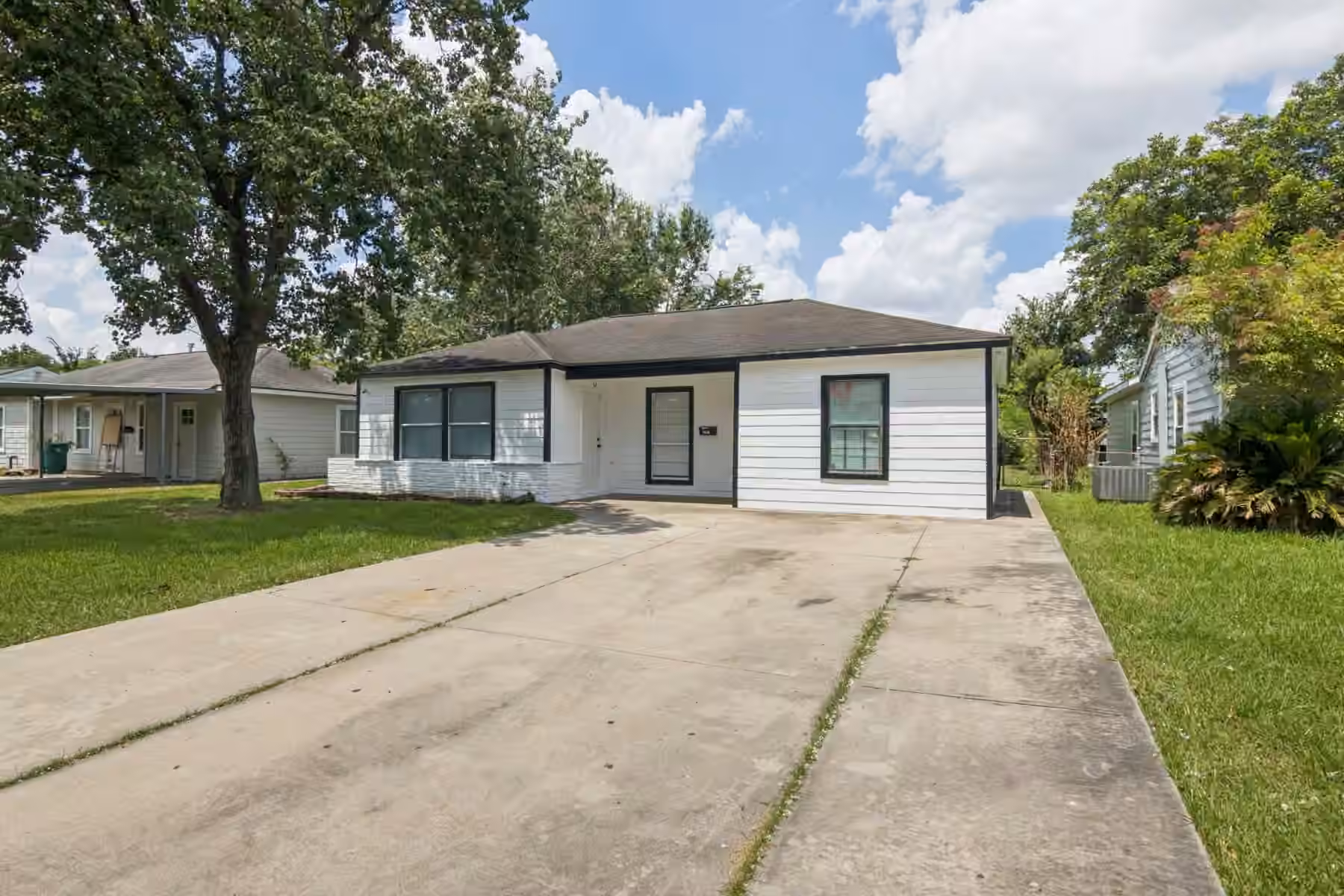 Photo 2 of 1408 Scarborough Lane, Pasadena, TX