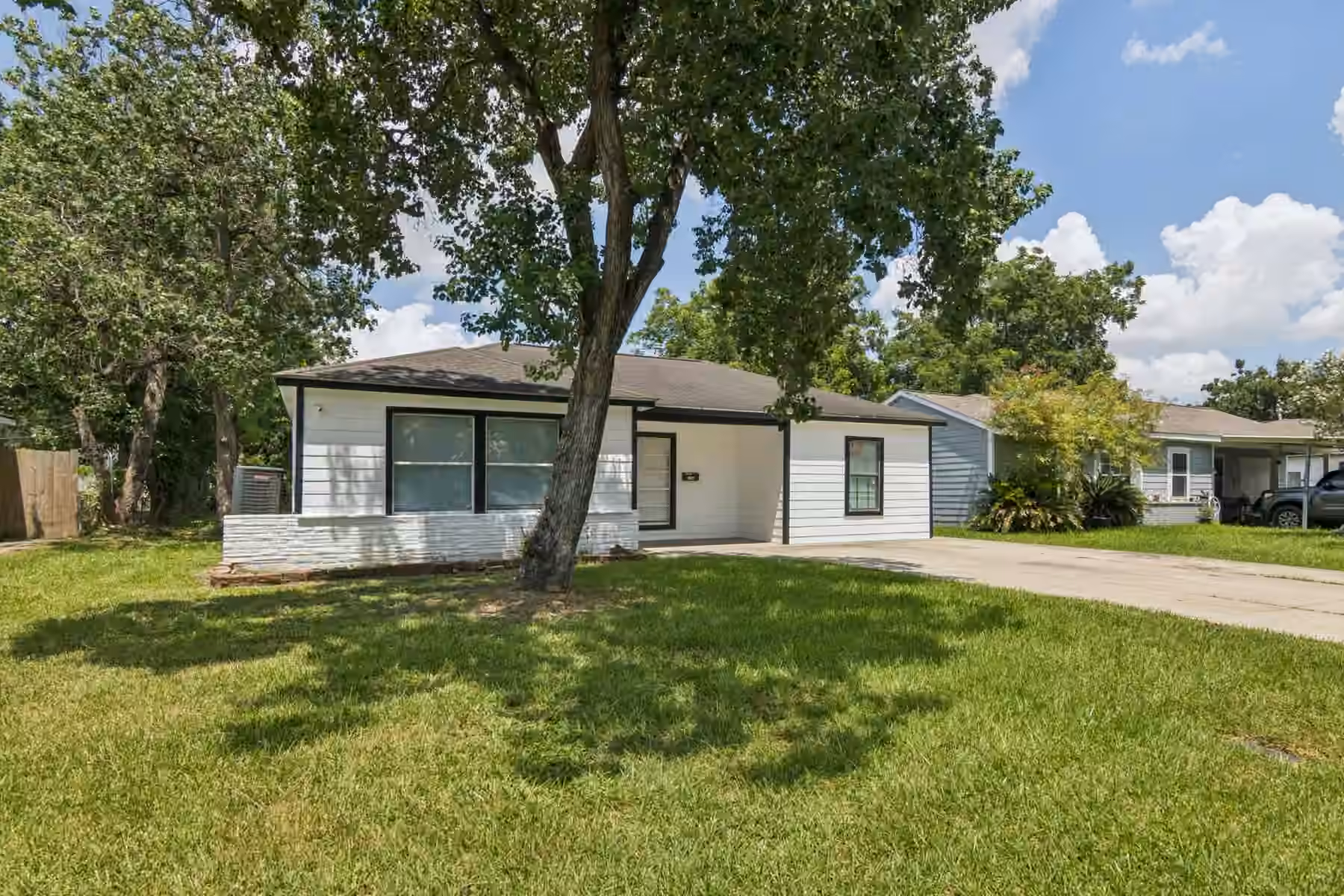 Photo 3 of 1408 Scarborough Lane, Pasadena, TX