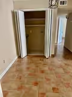 Photo 6 of 7200 Clarewood Drive 6, Houston, TX