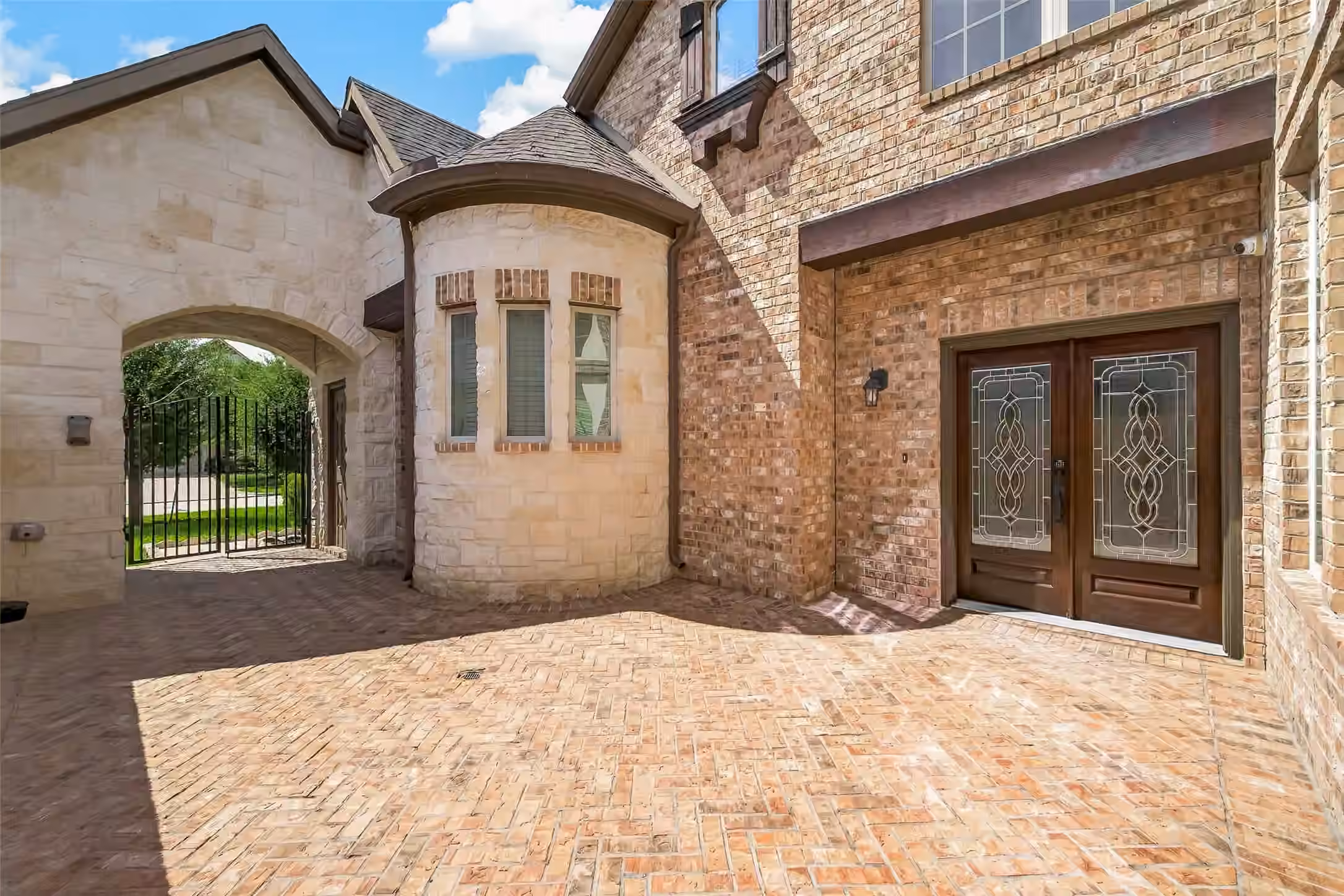 Photo 3 of 13711 Glendon Drive, Richmond, TX