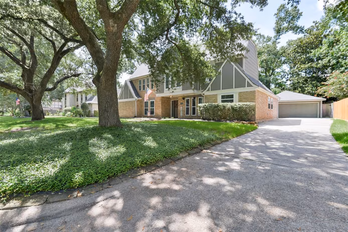 Photo 2 of 3430 Willow Ridge Drive, Houston, TX