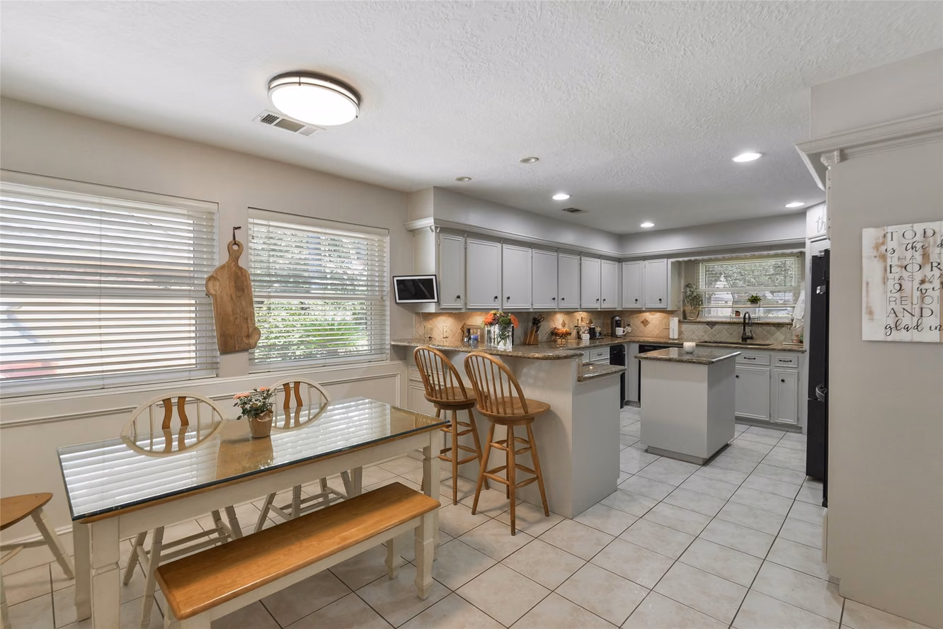 Photo 7 of 3430 Willow Ridge Drive, Houston, TX