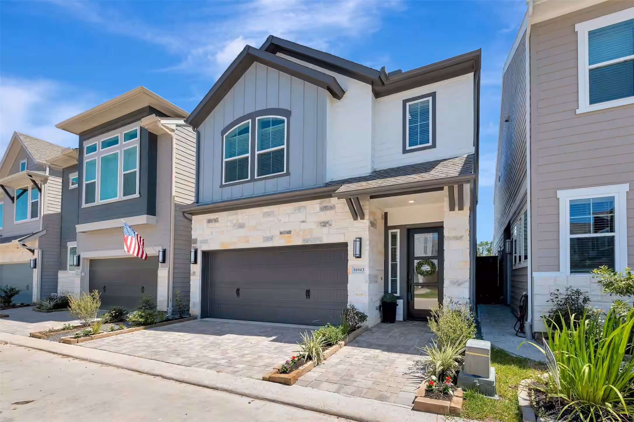 Photo 4 of 16043 Hayes Park Drive, Houston, TX