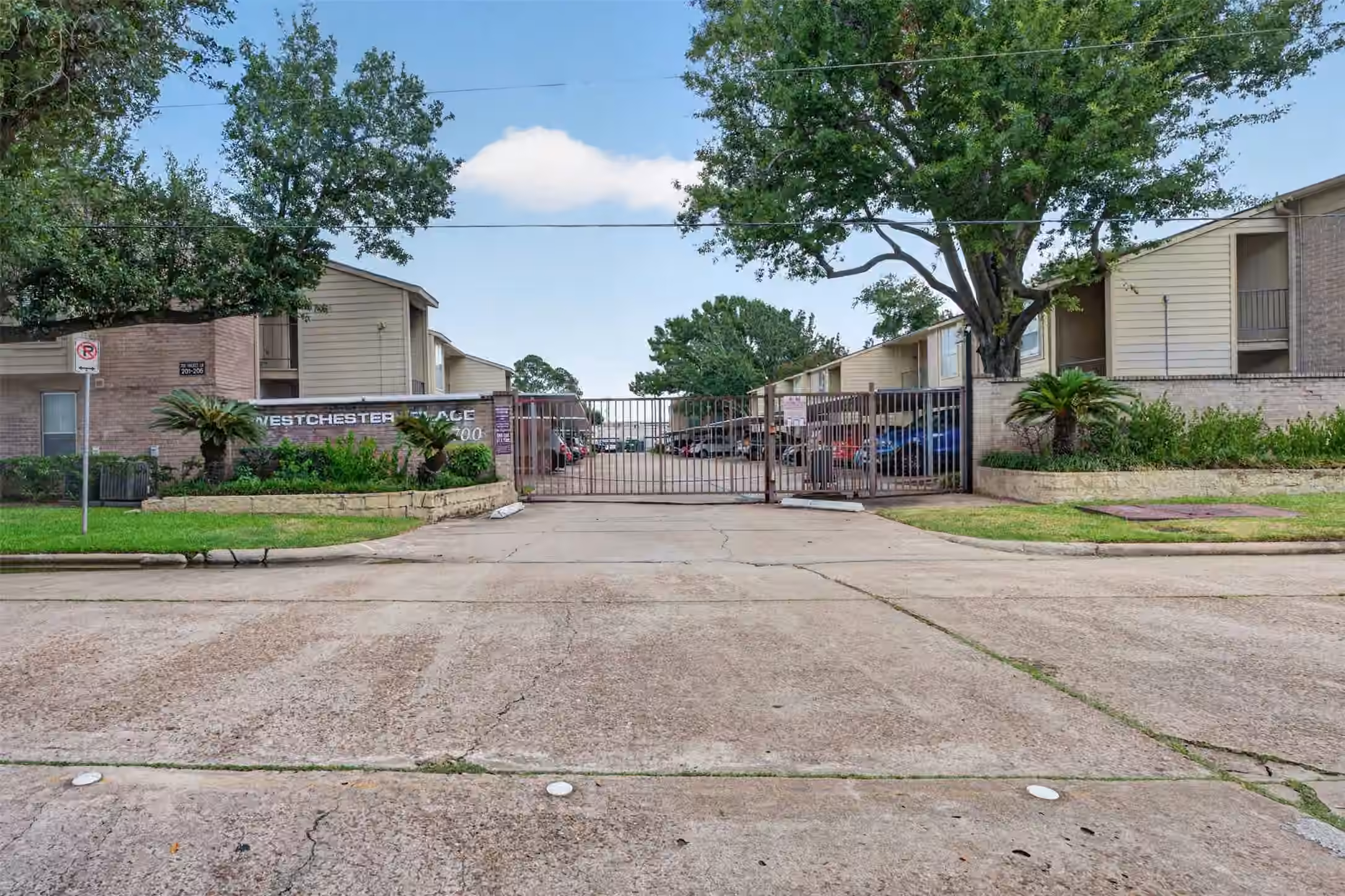 Photo 6 of 700 Thicket Lane 304, Houston, TX