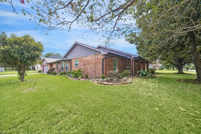 Photo 2 of 19614 Suncove Lane, Humble, TX