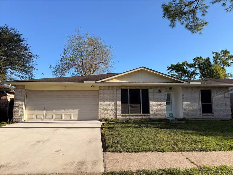 Photo of 13818 Southline Road, Sugar Land, TX 77498