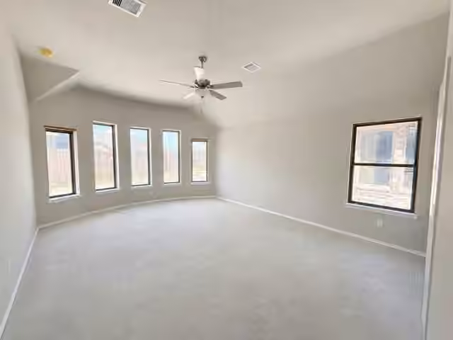 Photo 6 of 32531 Sweetgum Hollow Court, Spring, TX