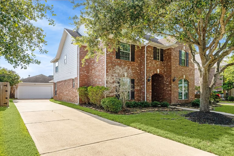 Photo 2 of 3608 Mahejan Drive, Pearland, TX