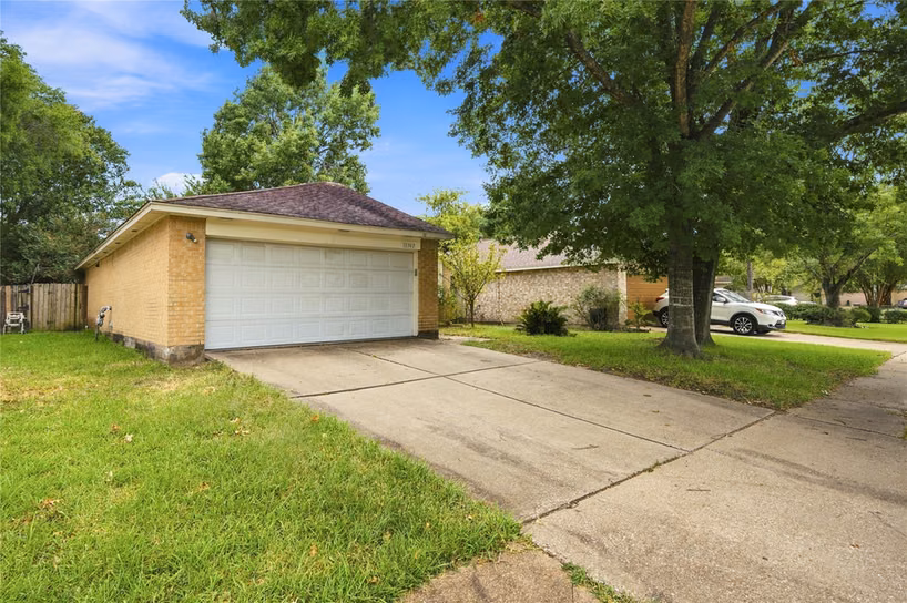 Photo 3 of 11747 Yearling Drive, Houston, TX