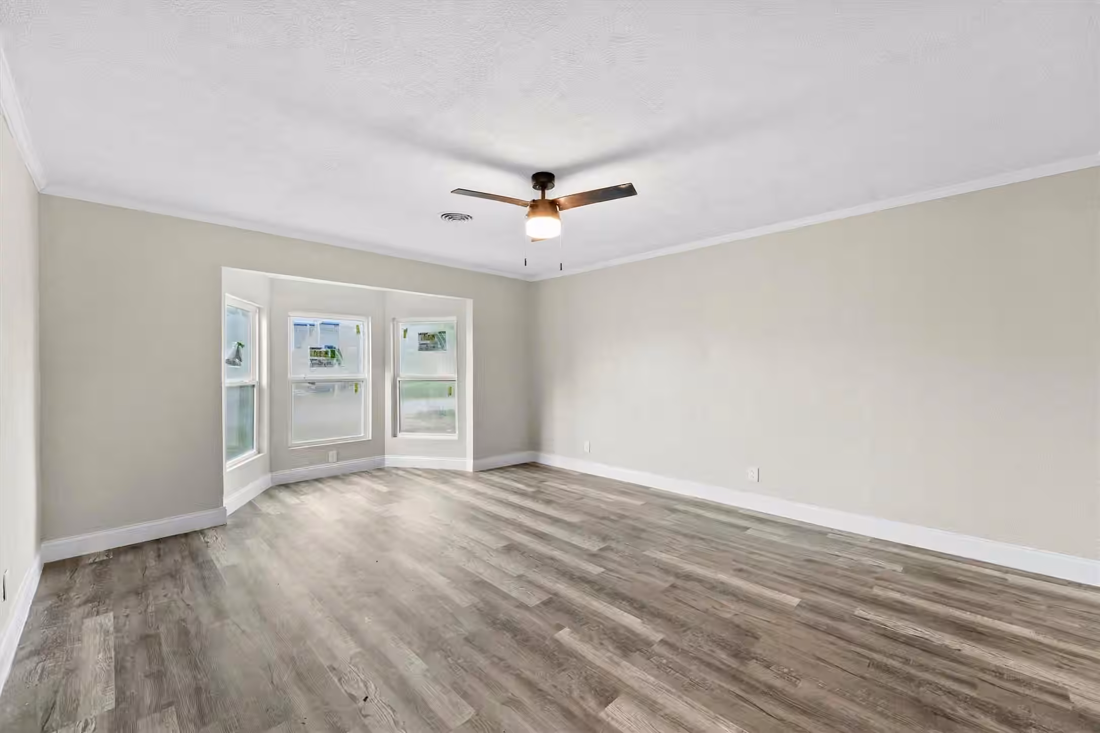 Photo 4 of 1405 Palm Street, La Marque, TX