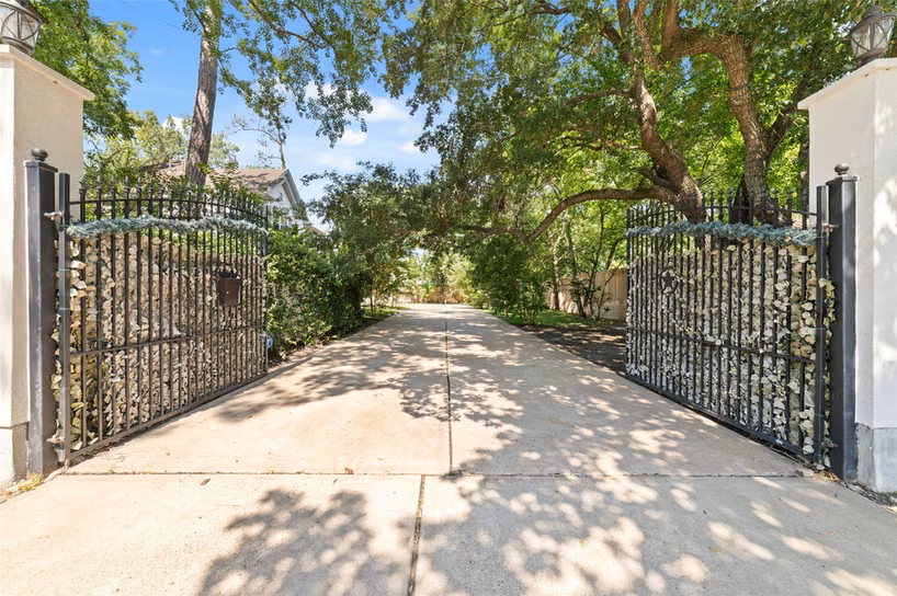 Photo 5 of 335 Voss Road, Houston, TX