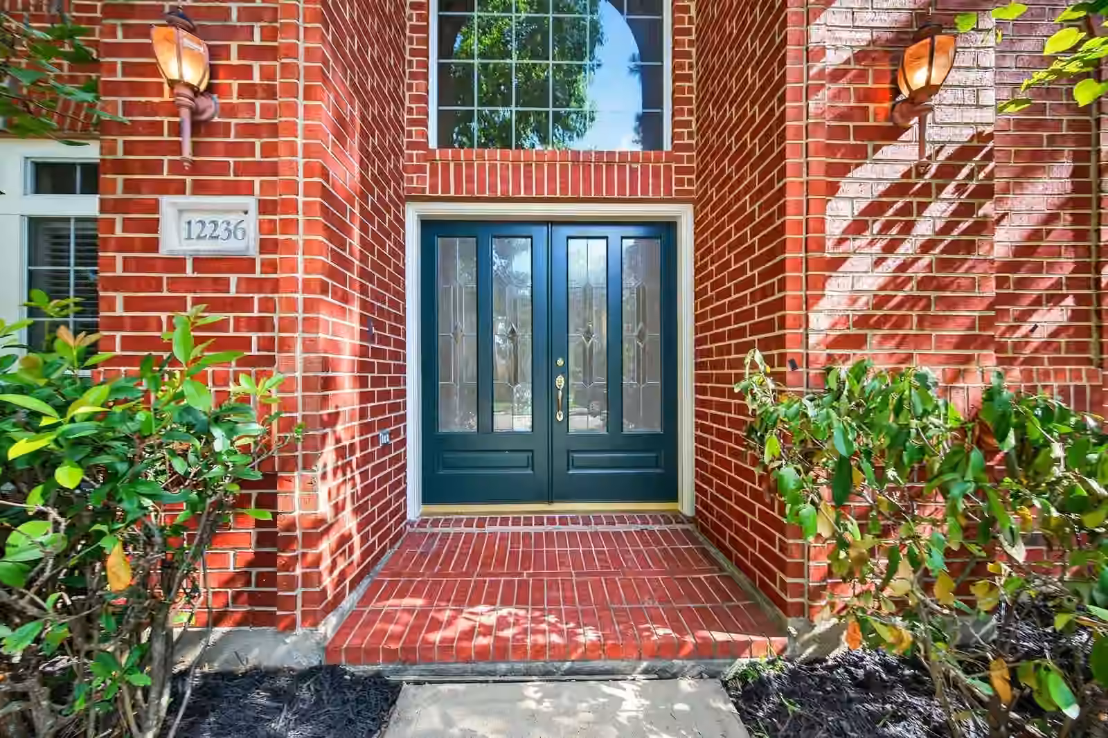 Photo 4 of 12236 S Shadow Cove Drive, Houston, TX