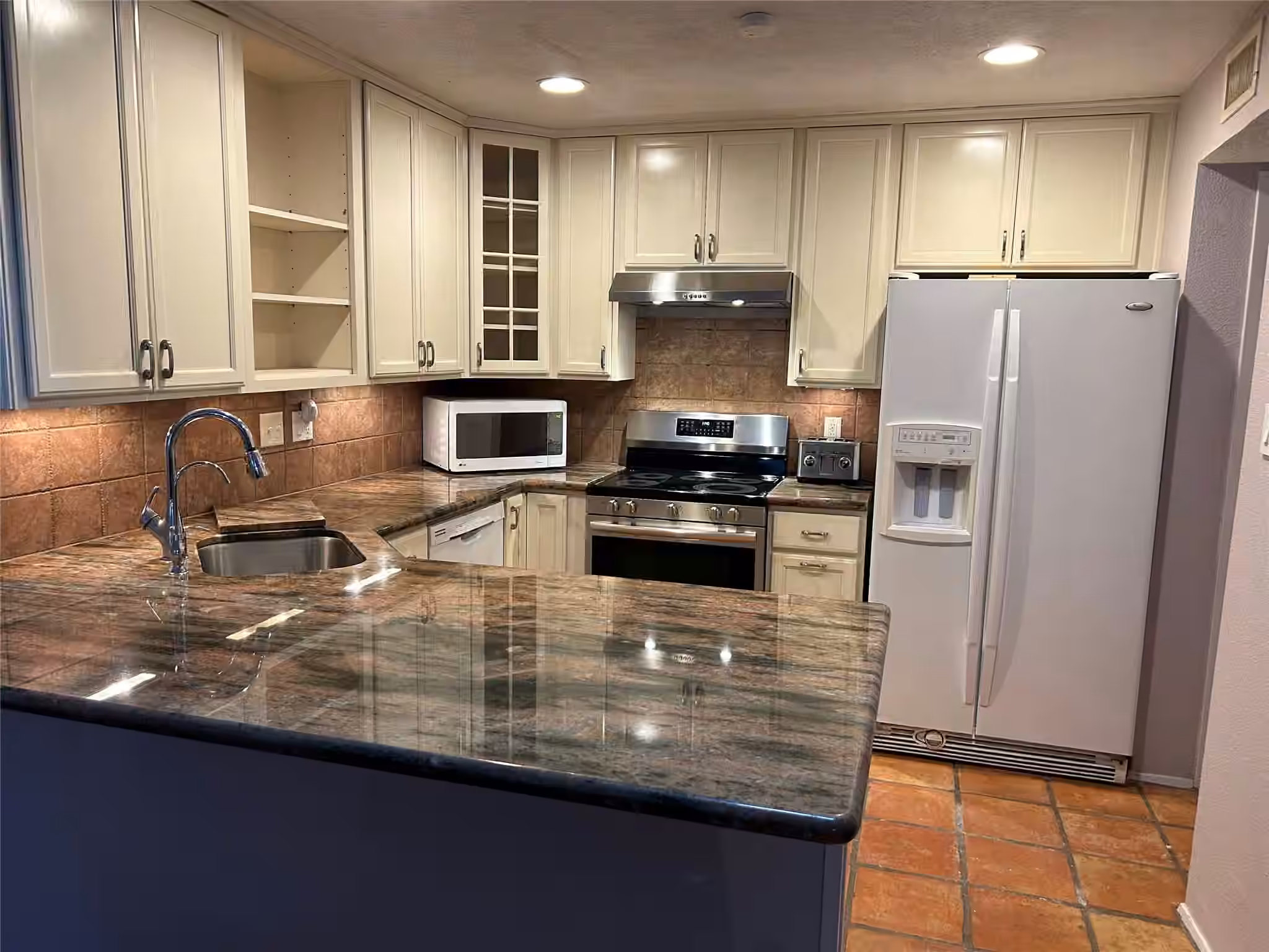 Photo 4 of 13034 Leader Street 965, Houston, TX