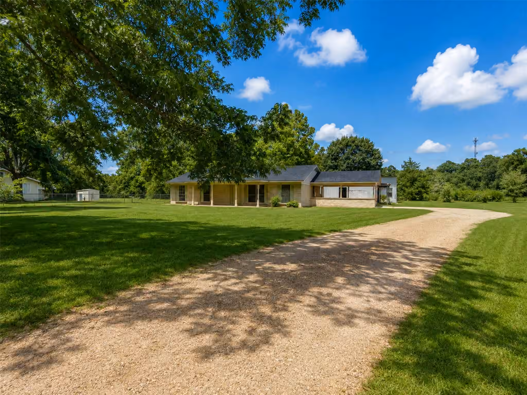 Photo 2 of 651 County Road 319, Cleveland, TX