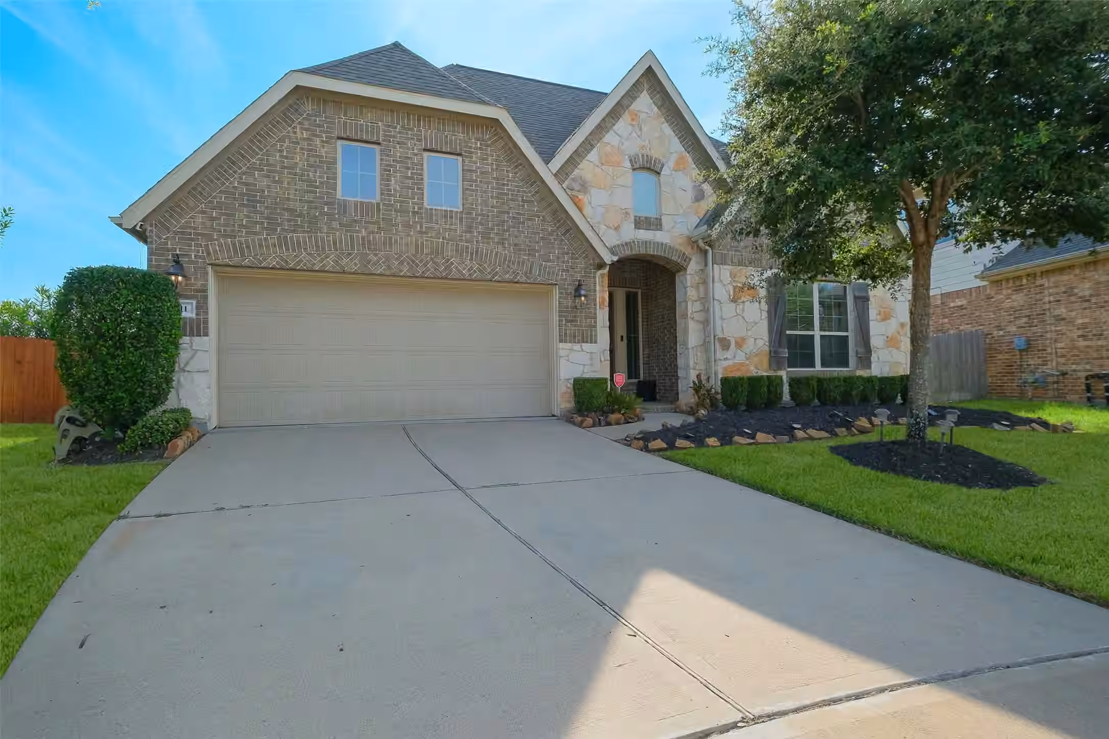 Photo 3 of 8111 Foster Gate Court, Richmond, TX