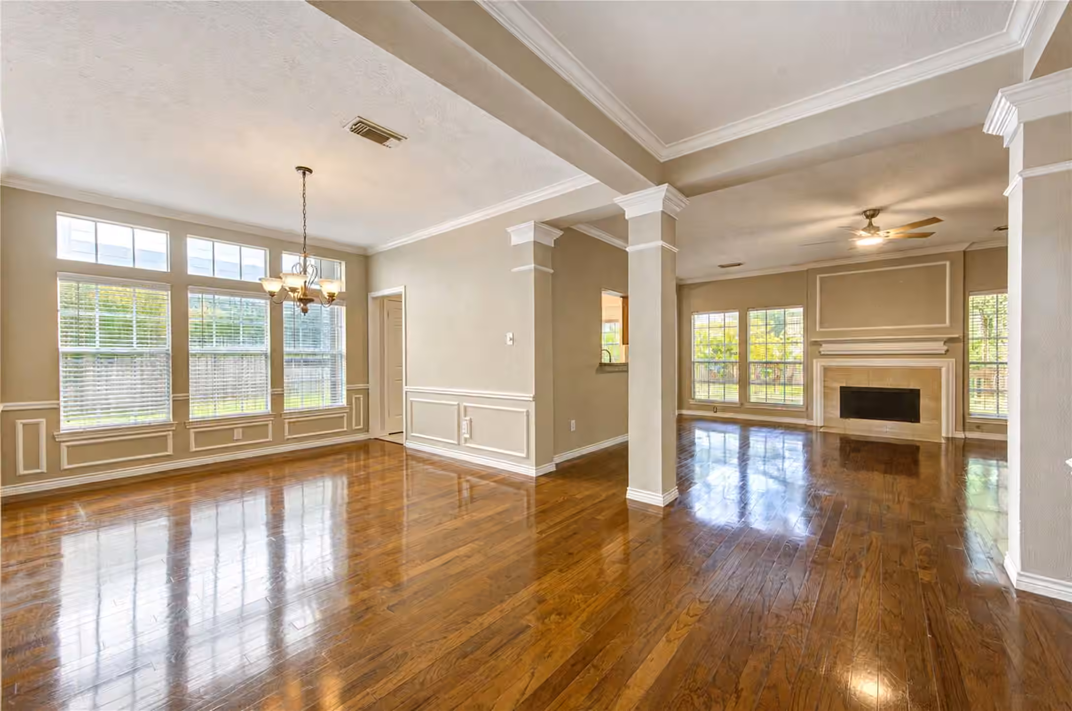 Photo 5 of 7830 Shangrila Lane, Houston, TX