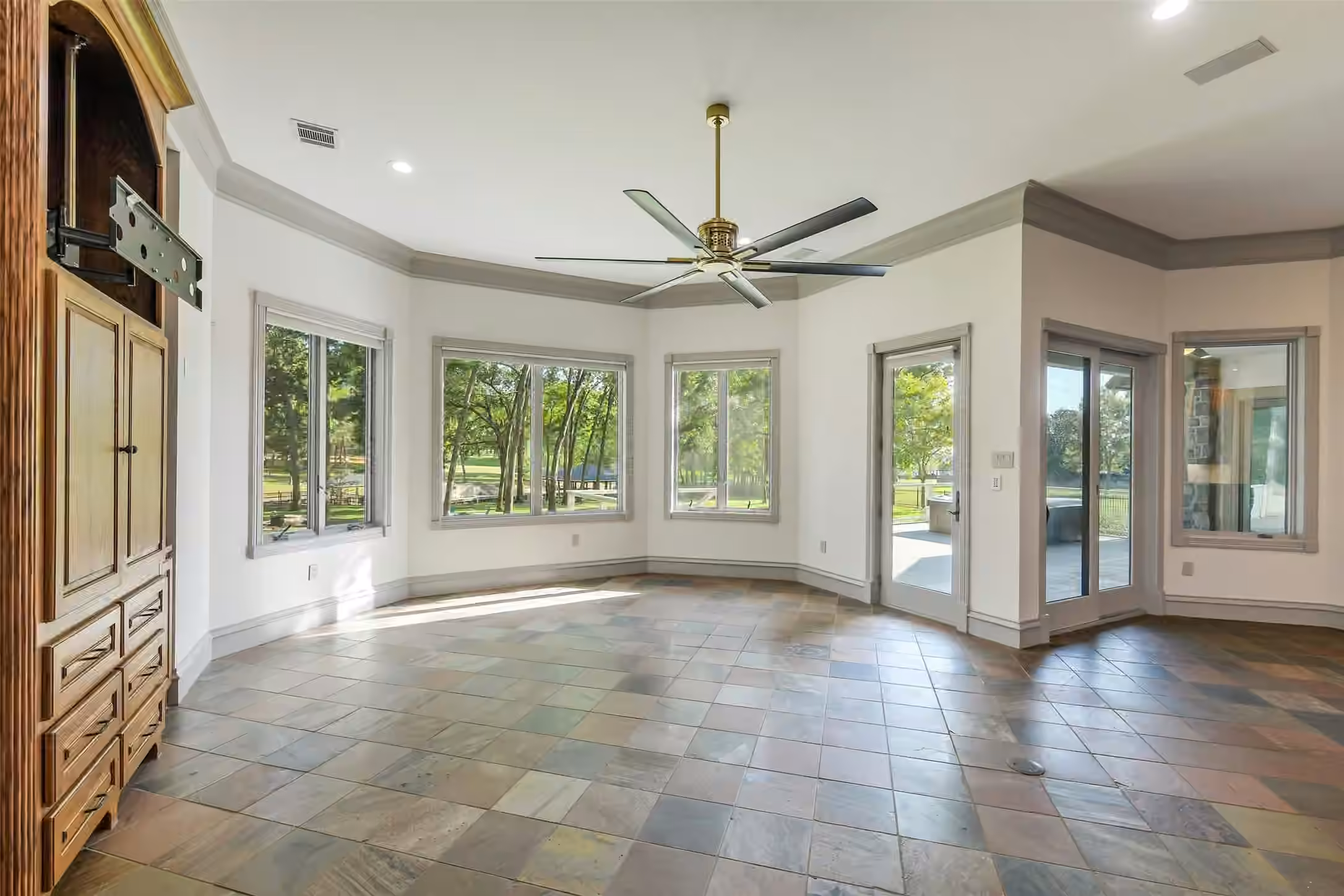Photo 7 of 11410 Outpost Cove Drive, Willis, TX