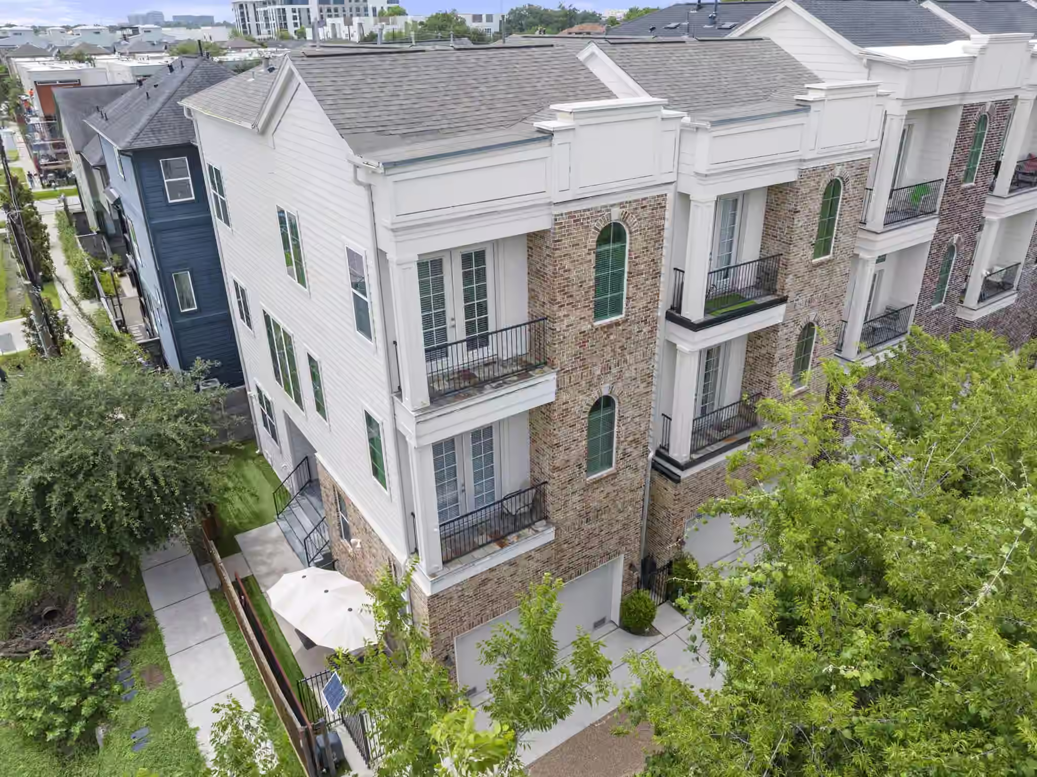 Photo of 1041 W 17th Street, Houston, TX