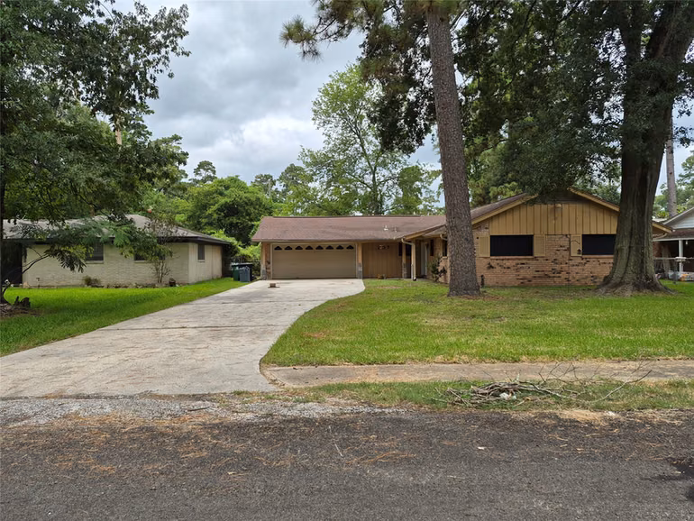 Photo of 207 Loon River Drive, Huffman, TX 77336