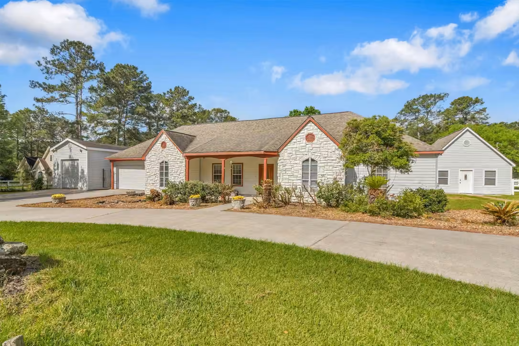 Photo 2 of 22210 Timber Ridge Drive, Magnolia, TX