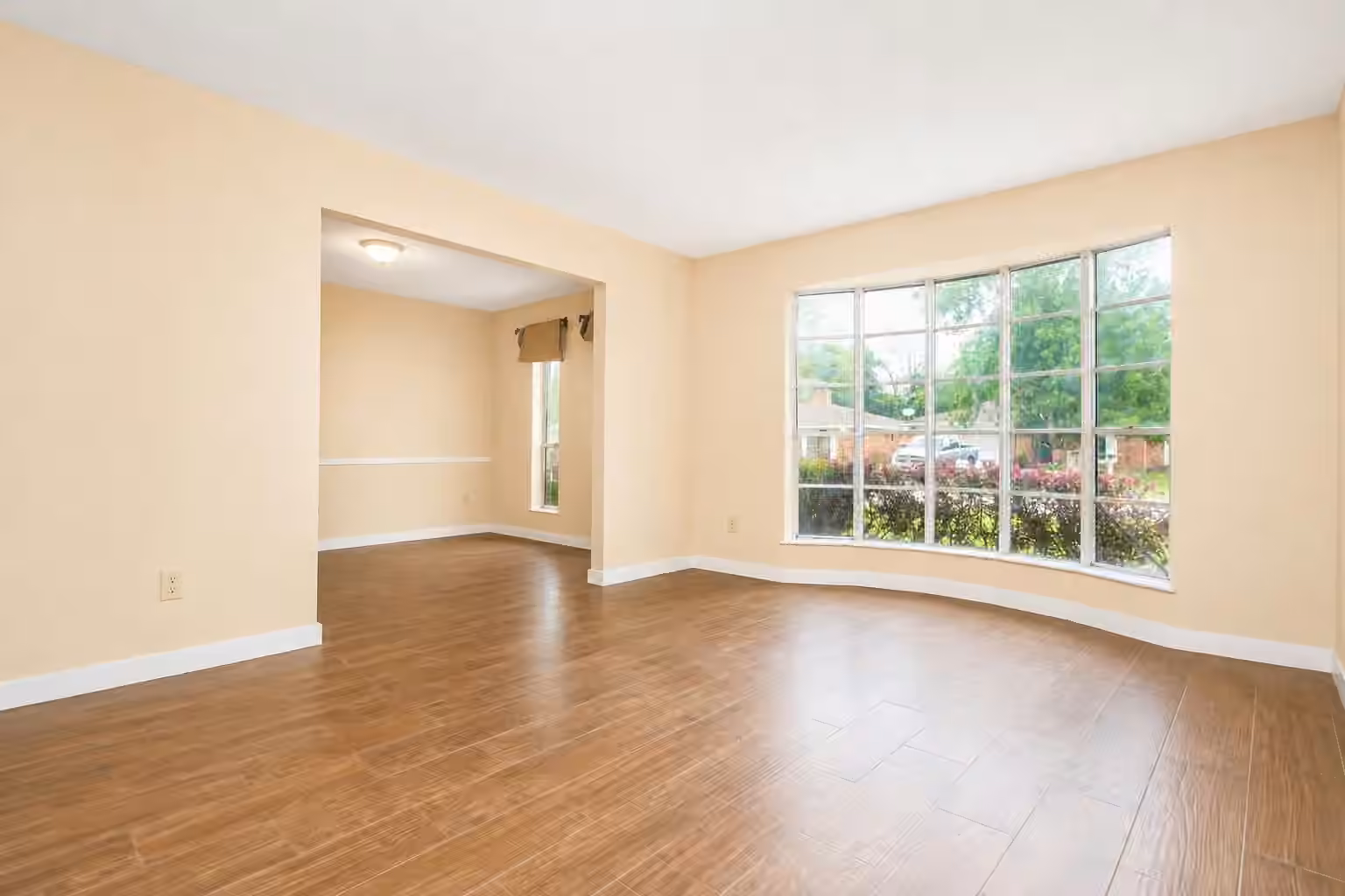 Photo 4 of 16730 Townes Road, Friendswood, TX