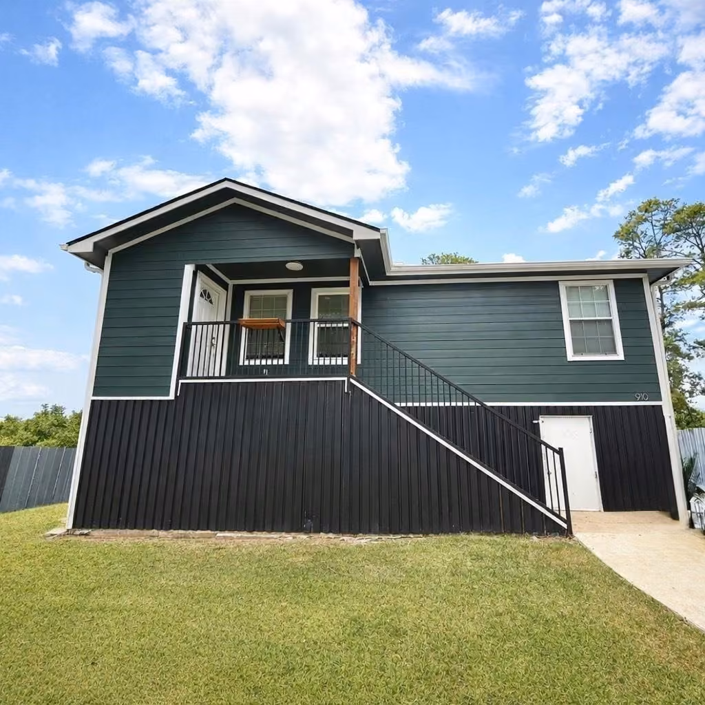 Photo 2 of 910 Rosewick Street, Houston, TX