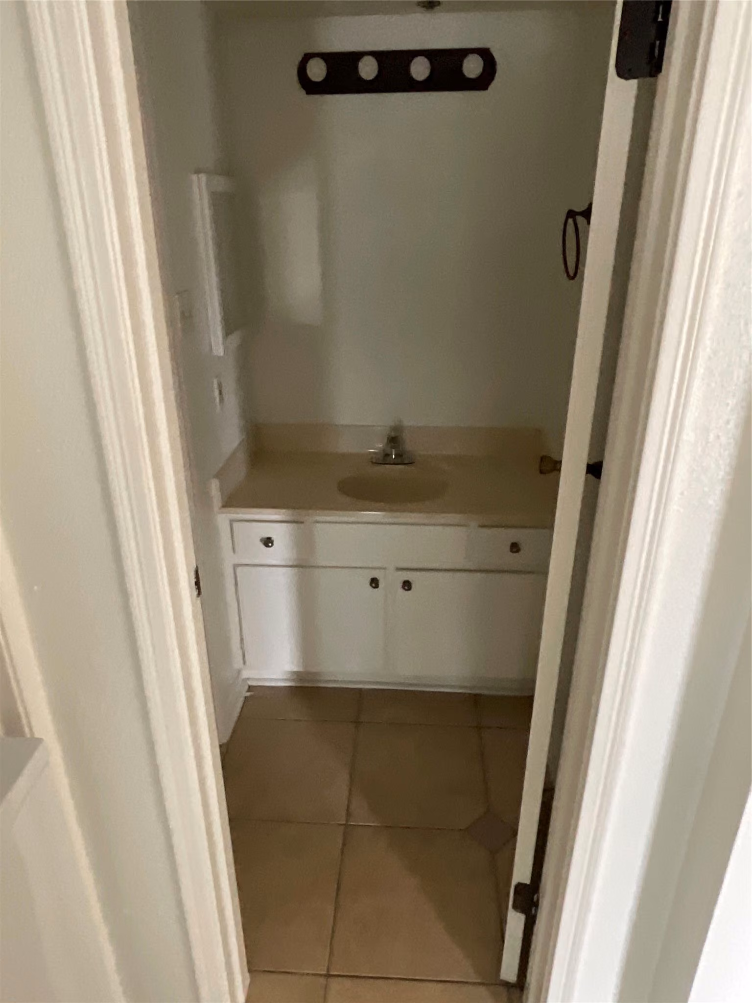 Photo 7 of 12250 Whittington DR 712, Houston, TX