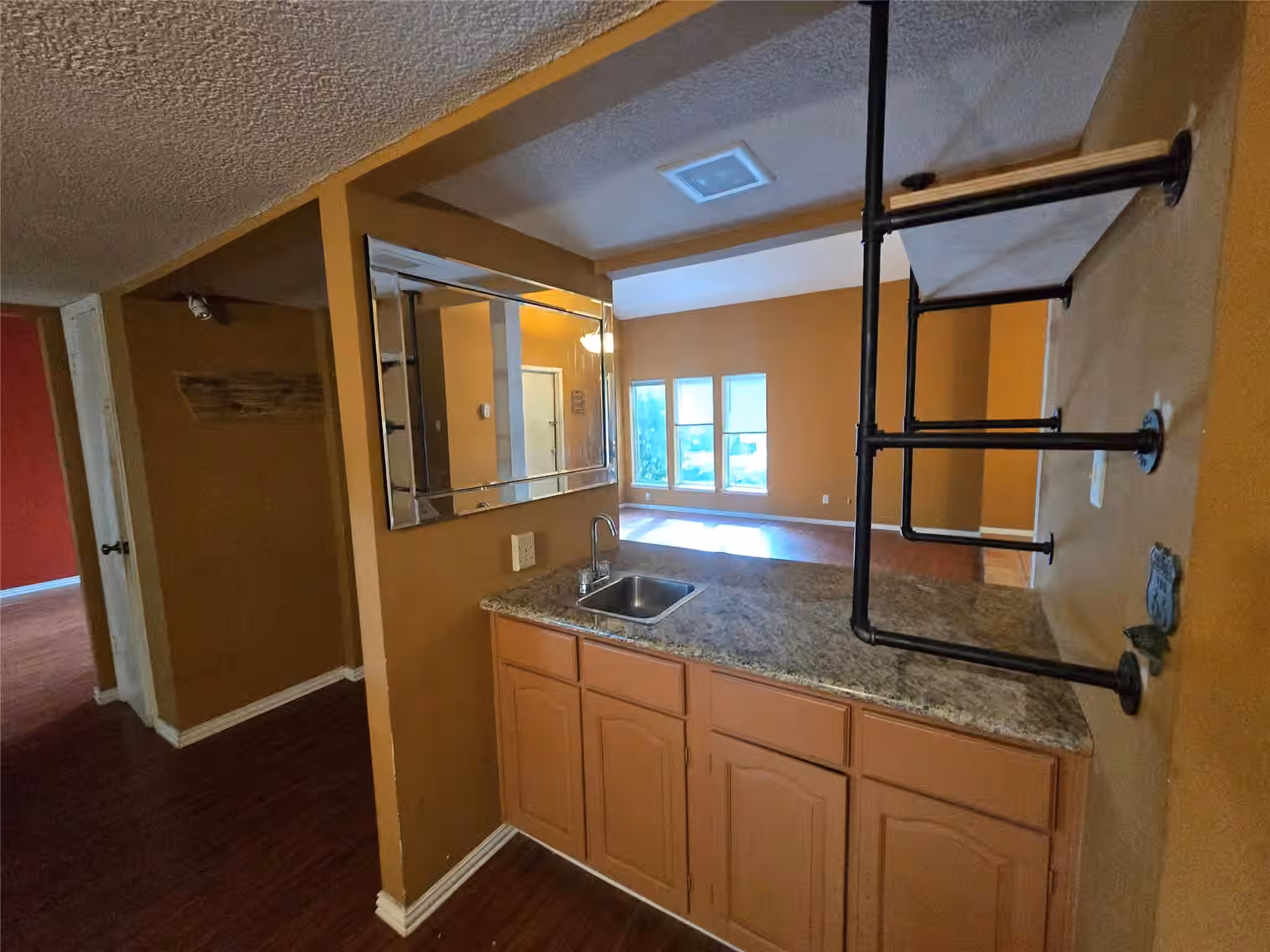 Photo 5 of 10410 Tennis Court, Houston, TX