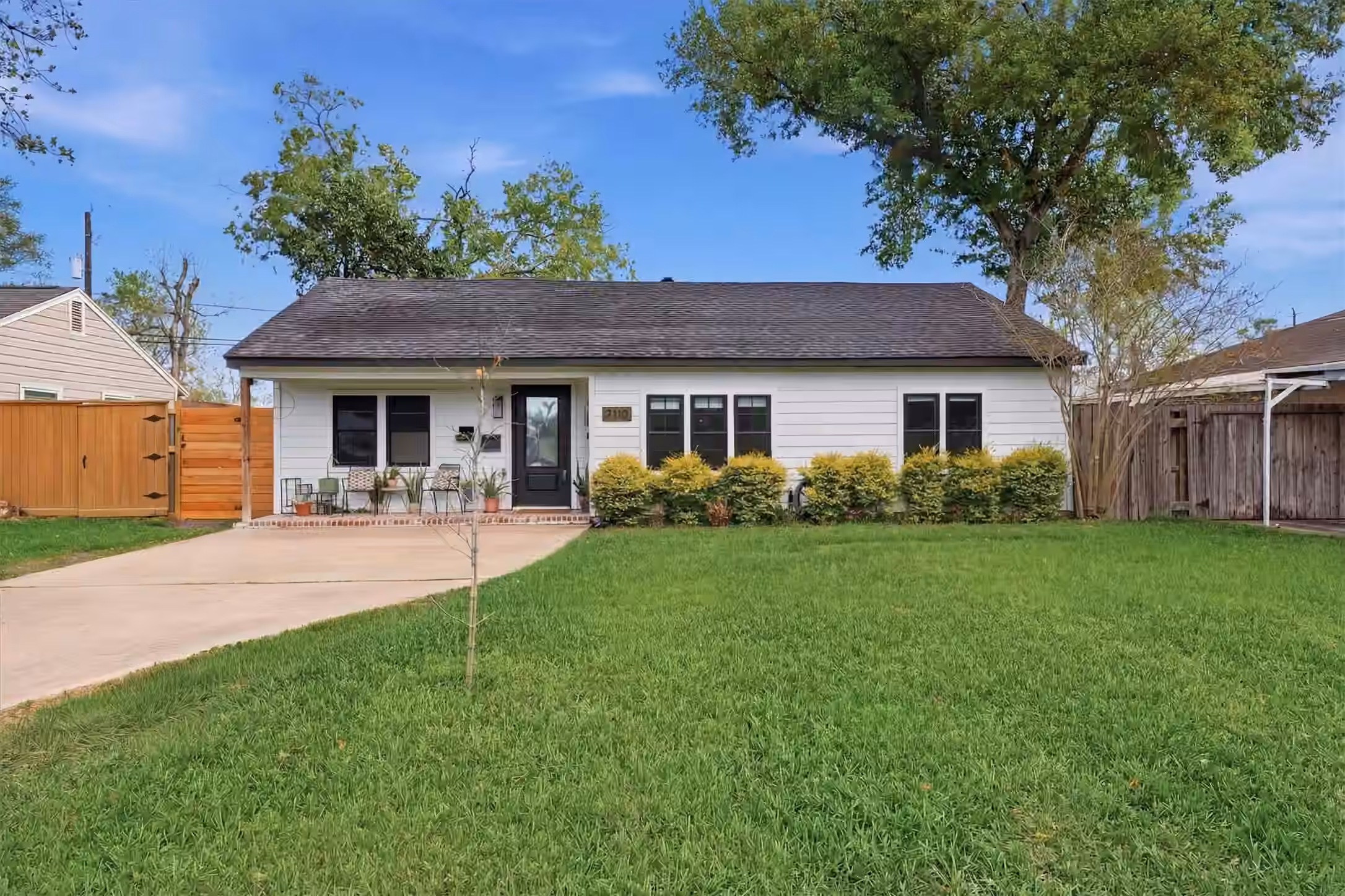 Photo 3 of 7110 Jalna Street, Houston, TX