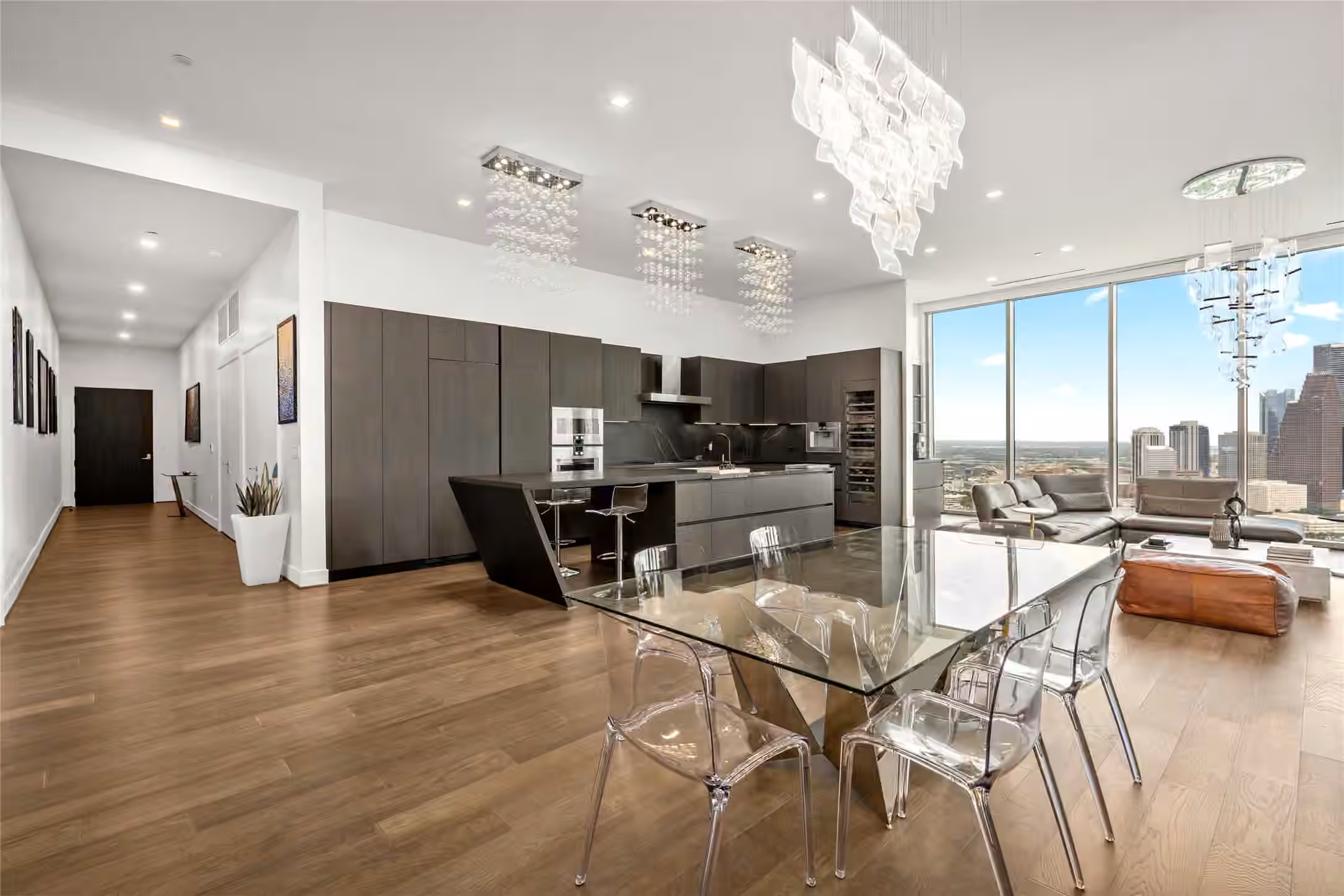 Photo 3 of 1711 Allen Parkway 3302, Houston, TX