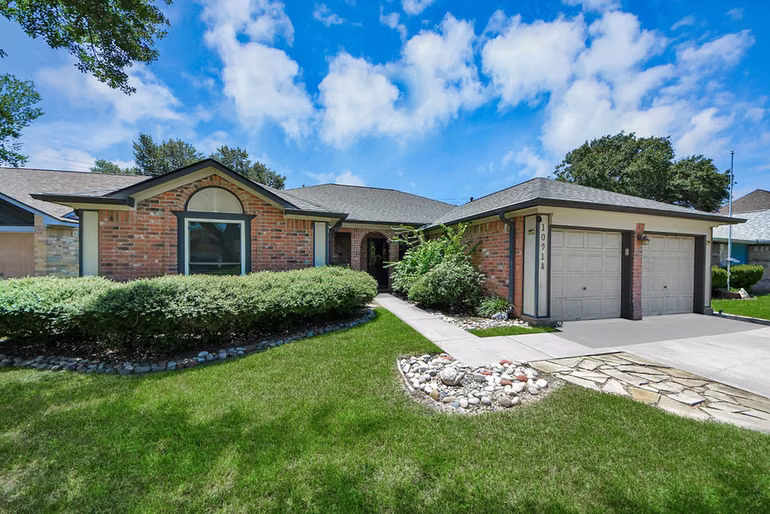 Photo of 10918 Mulberry Court, La Porte, TX 77571