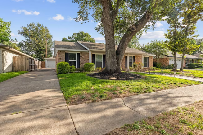 Photo 2 of 9410 Fairdale Lane, Houston, TX