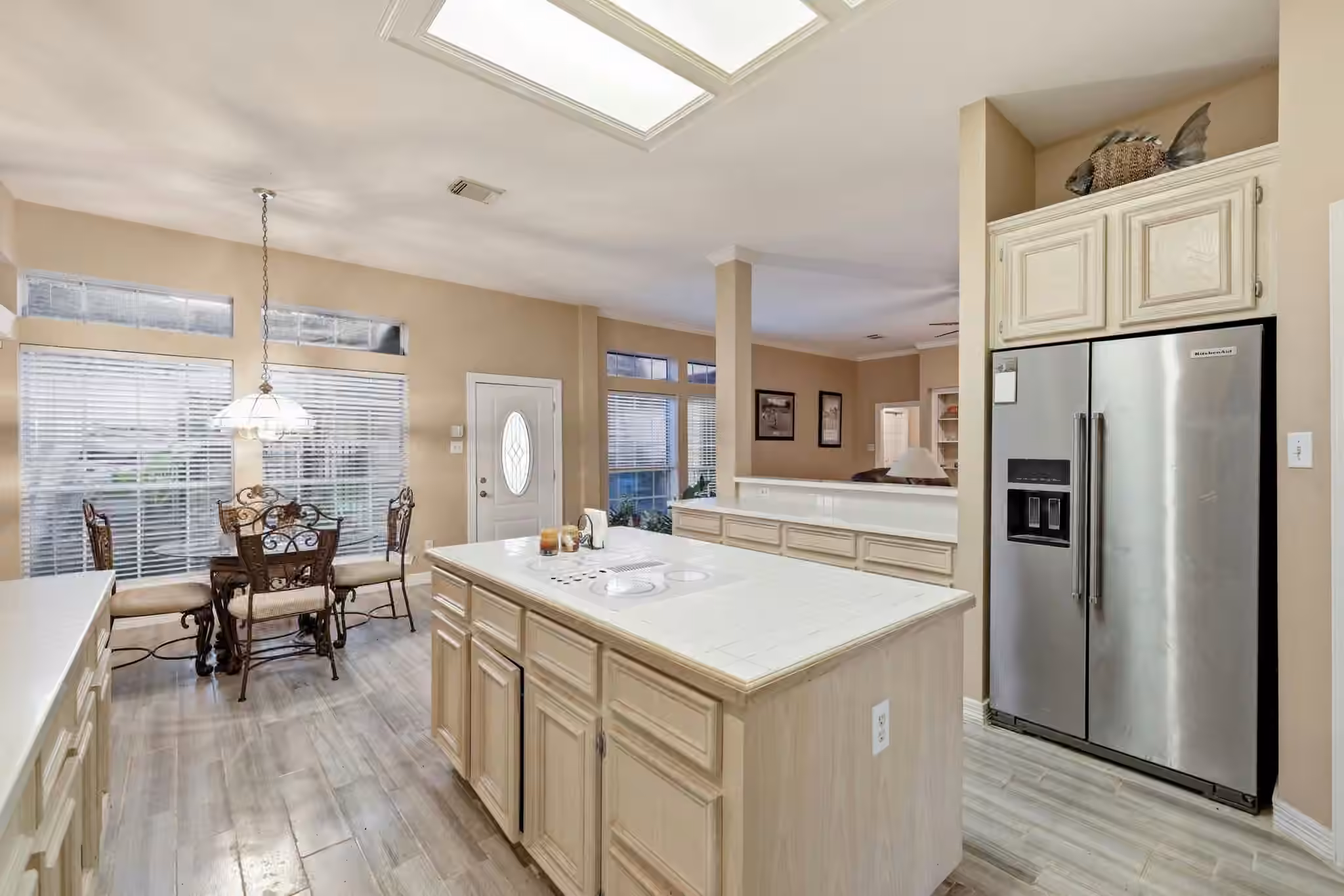 Photo 4 of 8122 Malardcrest Drive, Humble, TX