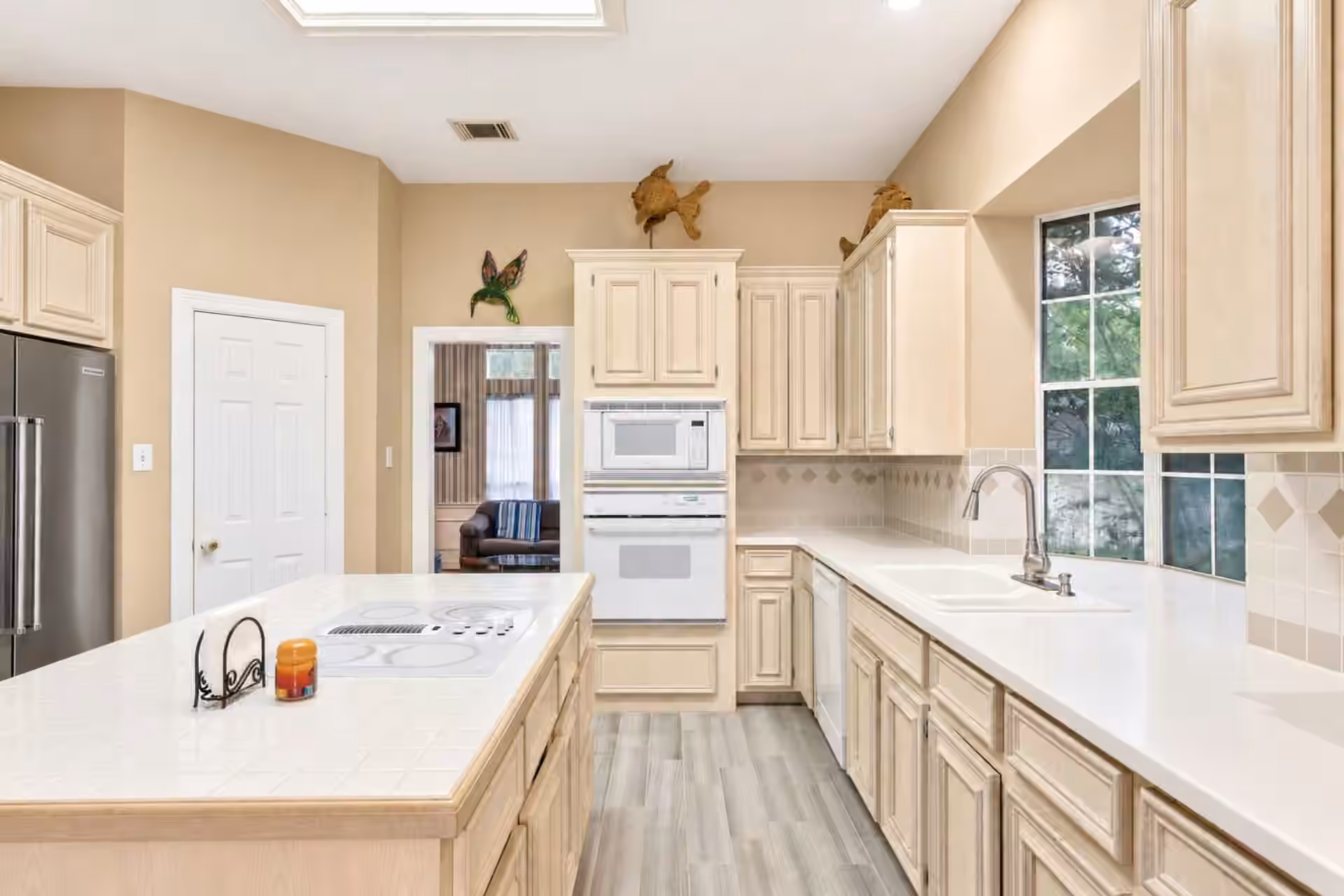 Photo 5 of 8122 Malardcrest Drive, Humble, TX