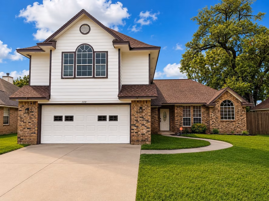 Photo of 109 Concord Avenue, Clute, TX