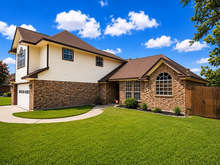 Photo 3 of 109 Concord Avenue, Clute, TX