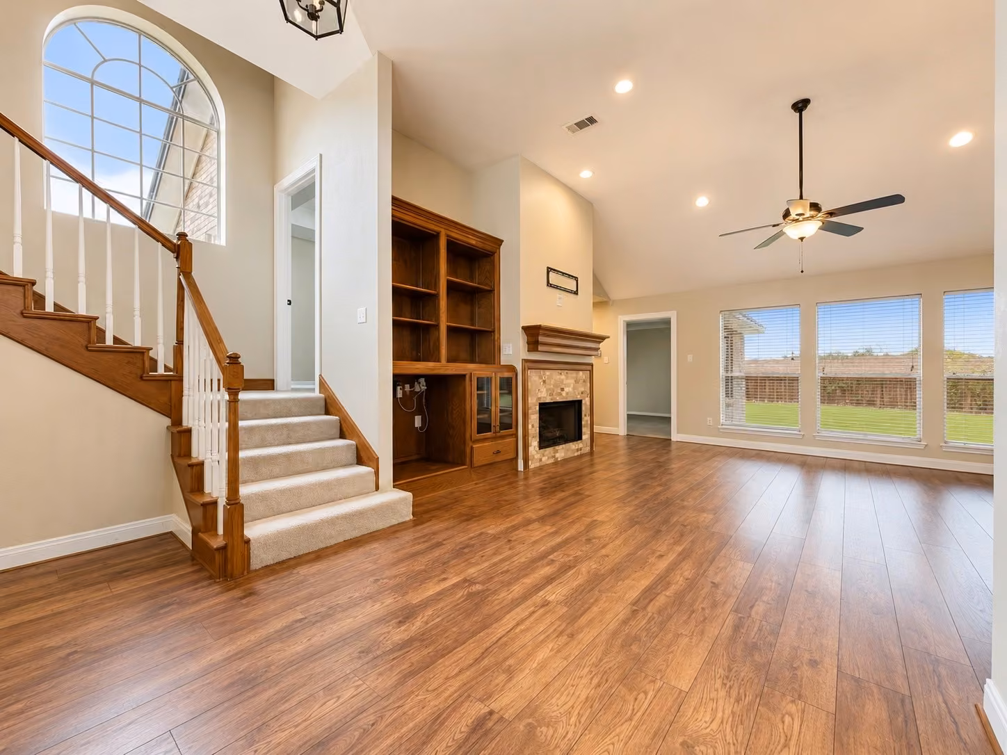 Photo 4 of 109 Concord Avenue, Clute, TX