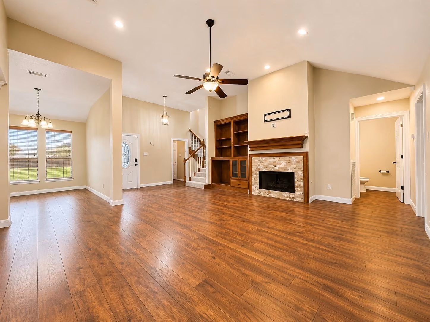 Photo 5 of 109 Concord Avenue, Clute, TX