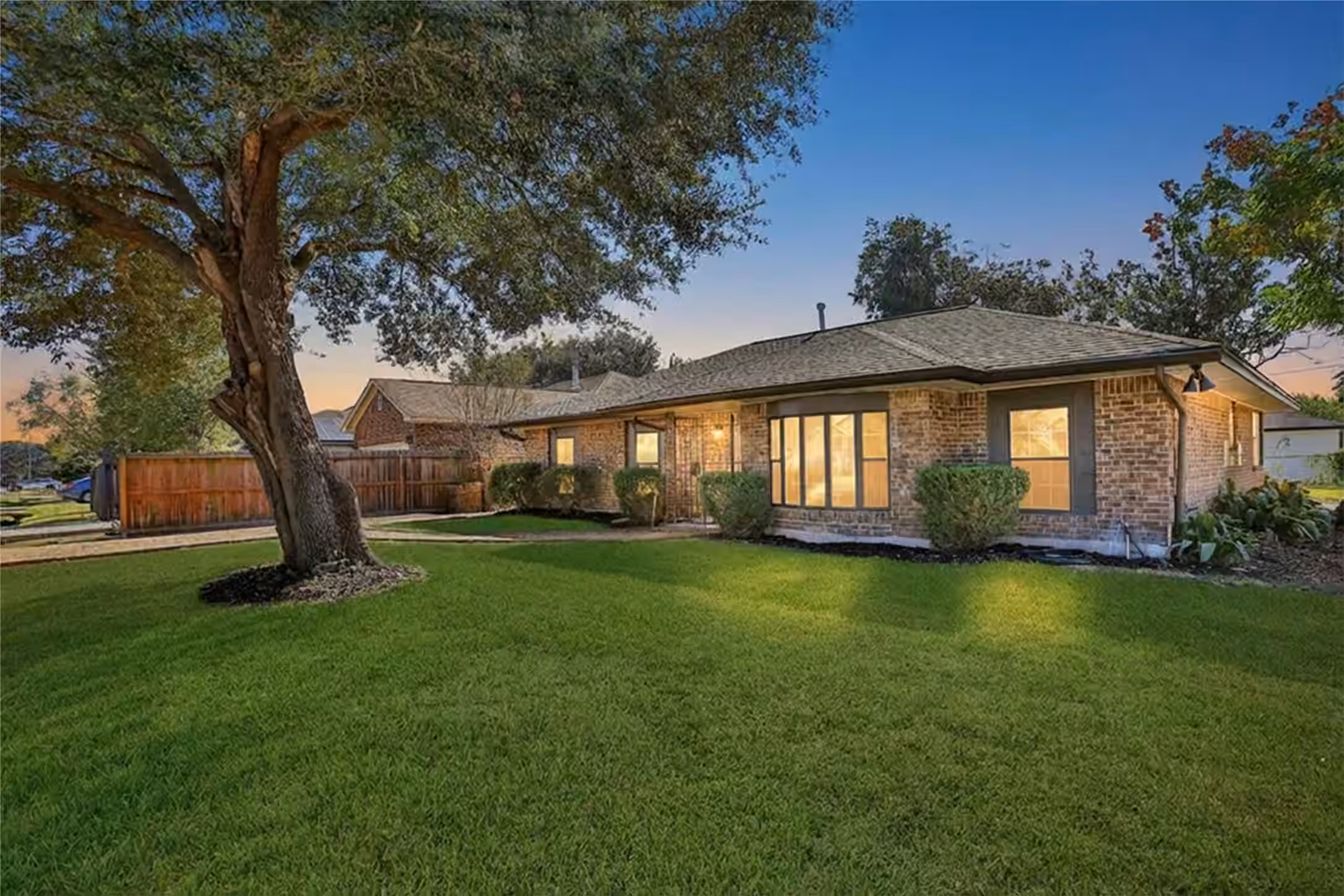 Photo 2 of 3022 Sparrow Street, Houston, TX