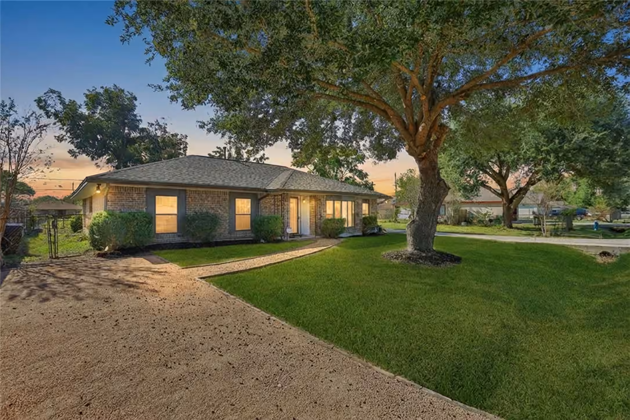 Photo 3 of 3022 Sparrow Street, Houston, TX