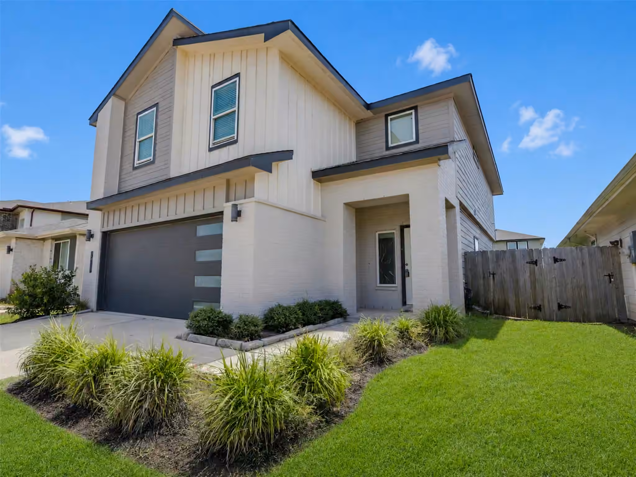 Photo 3 of 2908 Chase Cross Lane, Houston, TX