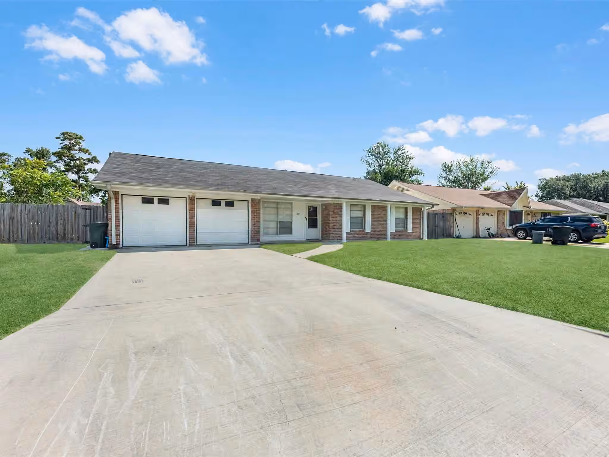 Photo 2 of 13931 Roundstone Lane, Houston, TX