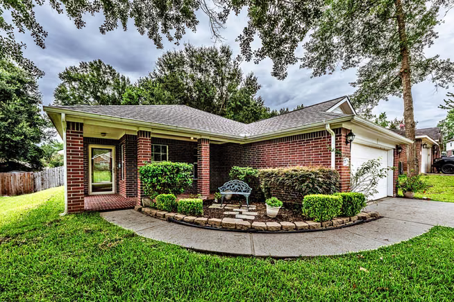 Photo 3 of 273 Sunset Path S, Conroe, TX